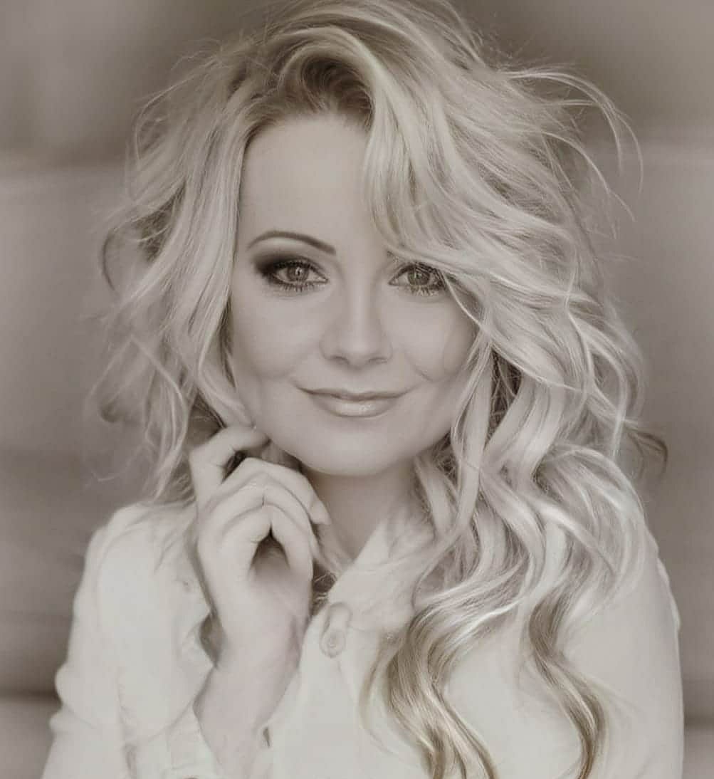 "Ek kan kies om te sê ek wil nie vandag oor hê nie want dit was rof en vol uitdagings, maar ek kies om te sê, ek is dankbaar vir die lesse wat ek geleer het en dankbaar vir al die mooi in my lewe"