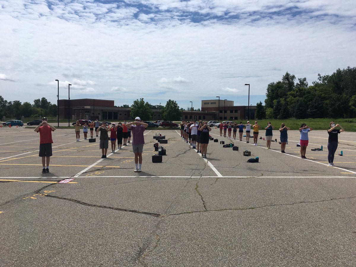 CaledoniaBands's tweet photo. Woodwinds working on fundamentals. Day 2 https://t.co/drDtdtMfT8
