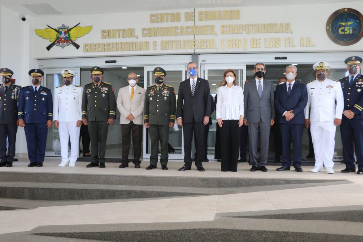 RaquelPenaVice's tweet photo. Esta mañana visité, junto al presidente electo @luisabinader y gran parte de nuestro equipo, el Centro de Comando, Control, Comunicaciones, Computadoras, Ciberseguridad e Inteligencia (C5i), que continuará siendo una pieza fundamental para enfrentar esta pandemia. https://t.co/le6DOi9BCw