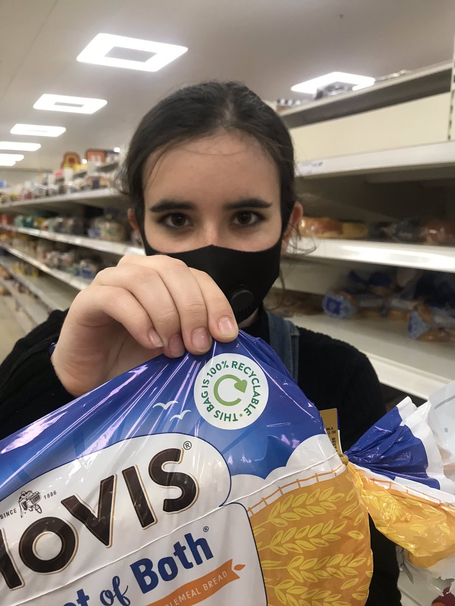 Another day, another lack of response from <a href="/hovisbakery/">Hovis Bakery</a> 🤔 
Thought my question had a simple answer, but I’ll ask it again - since you’re promoting how recyclable your plastic packaging is, how much recycled plastic do you use in your new bags? For the sake of transparency 👍