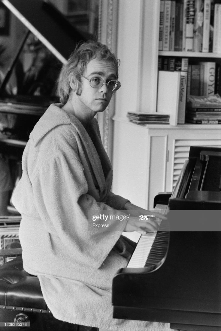 Harry Styles becoming Elton John a thread bc why not?