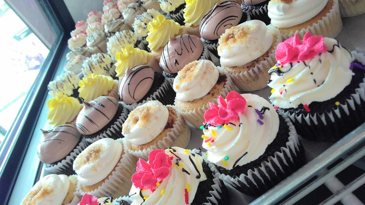 So many delicious flavors, so many to choose from! What's your favorite flavor? Let us know!🧁