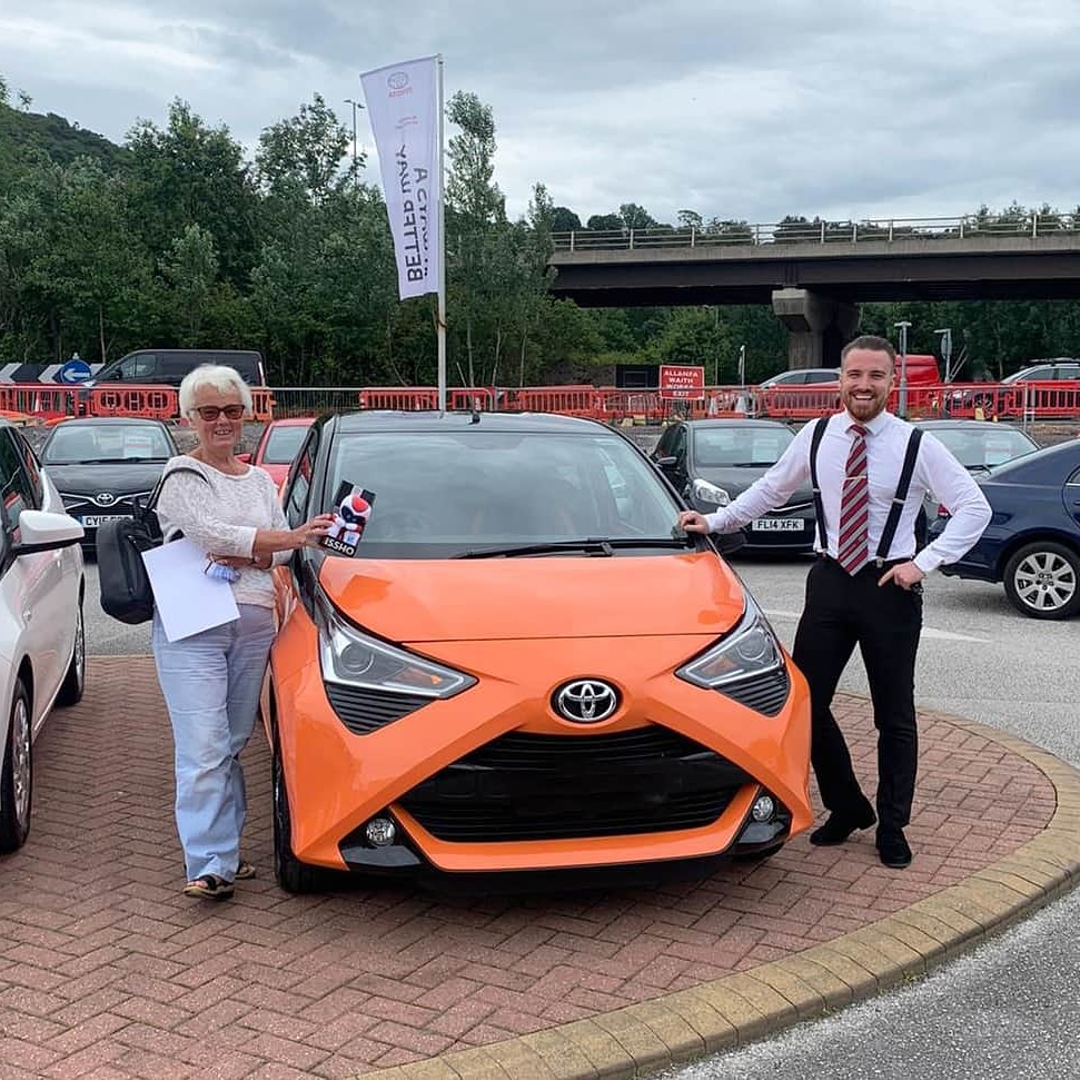 PremierToyotaUK's tweet photo. Congratulations, Nia Higginbotham, on your brand new, Toyota Aygo!
We hope that you enjoy many miles of happy motoring and look forward to welcoming you back, to Premier Toyota.
#NorthWales #Toyota #Aygo #newcar #20plate #Anglesey #Conwy #Gwynedd #Isshorobot https://t.co/LEOBmRfiqM