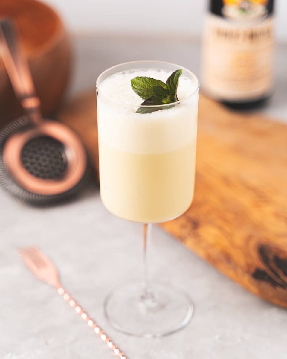 FernetBranca's tweet photo. Leave it to Fernet-Branca to update a 100 year old cocktail.

Grasshopper 📷 @supreme_chef
1 oz Fernet-Branca
1 oz. Crème de de Menthe
1 oz. Crème de Cacao Blanc
1.5 oz. Fresh Cream
1 oz. Vanilla Syrup https://t.co/SDB9GoeXyO