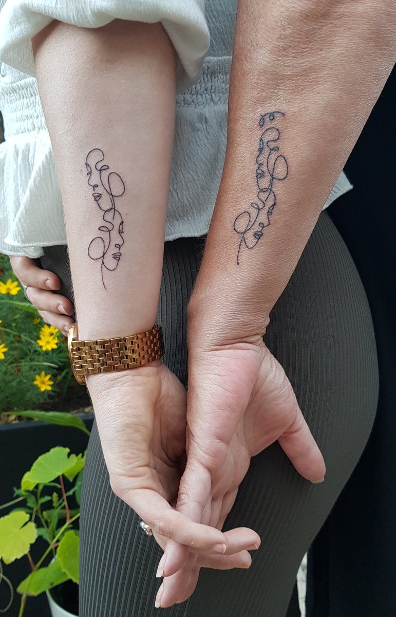 Moeder-dochter #tattoo met een beetje mijn eigen moeder erbij.  #verbondenheid voor het leven❤🍀, image size:771x1200