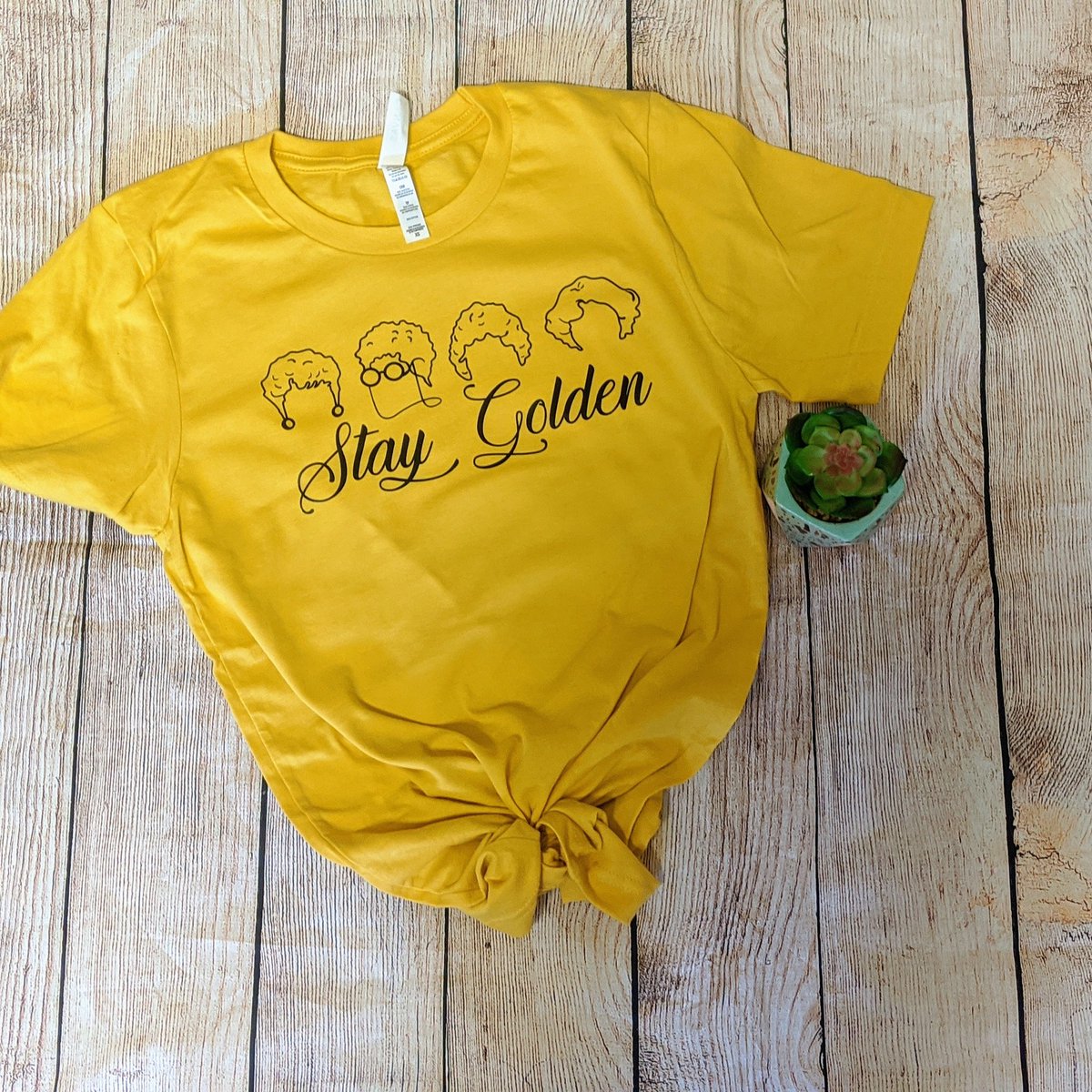 SPBBMC's tweet photo. "Stay Golden"-Golden Girls Inspired Tee
Click the link below to head over to Etsy to order yours!!!
👇👇👇👇👇👇👇👇👇👇👇👇
https://t.co/uSDXfvlDcO
#sweetpea #sweetpeaboutique #sweetpeaboutiquebymc #goldengirls #staygolden  #graphictee #smallbusiness #smallbusinessowner https://t.co/vTCi4DLwf1