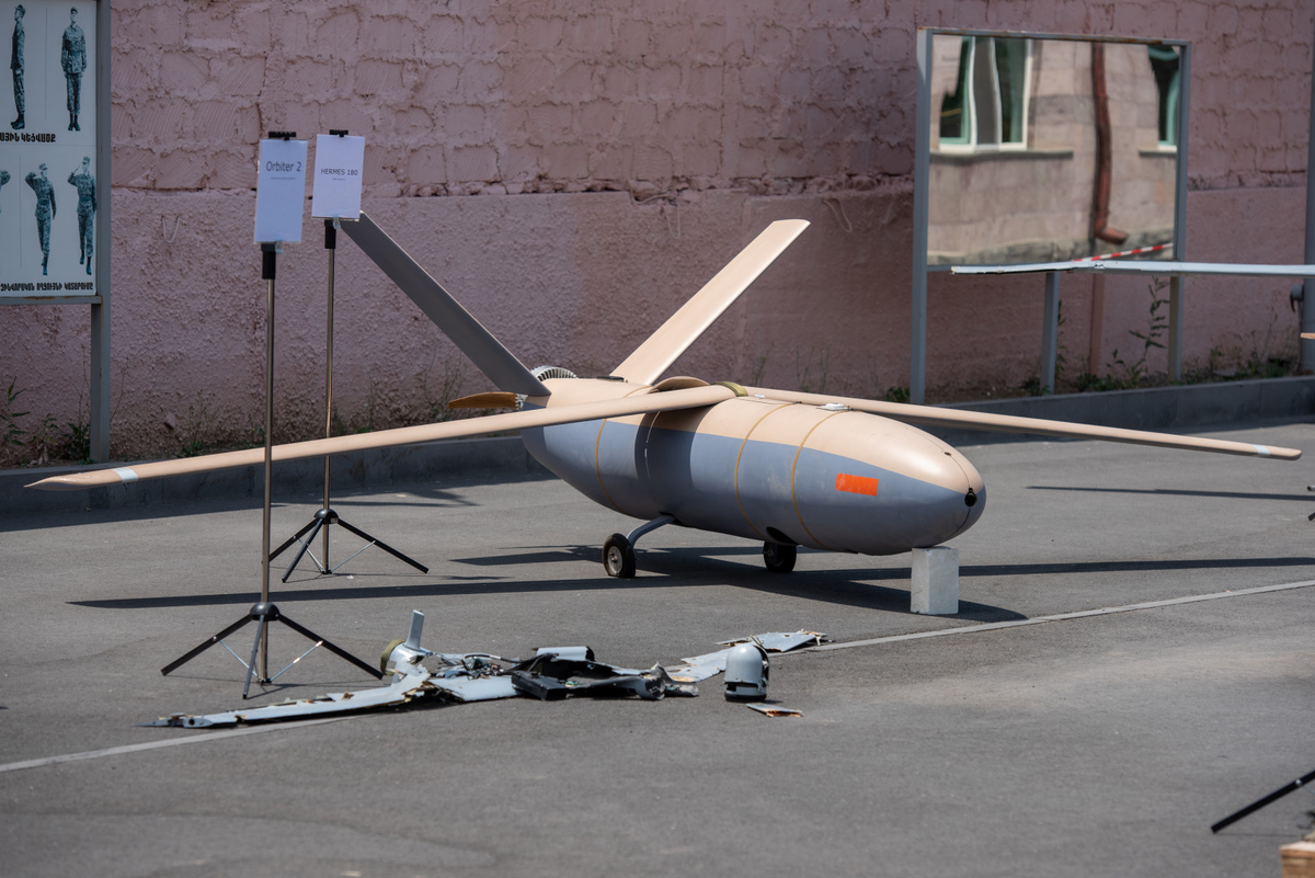 More photos of the downed UAVs and loitering munitions displayed by the Armenian MoD, including Thunder-B, Orbiter 2 and 3, Skystriker, and Harop. They claim the large UAV is a Hermes 180 but it looks like a Hermes 200. 88/Photos: Арам Нерсесян https://vk.com/milinfolive?z=album-123538639_273826713