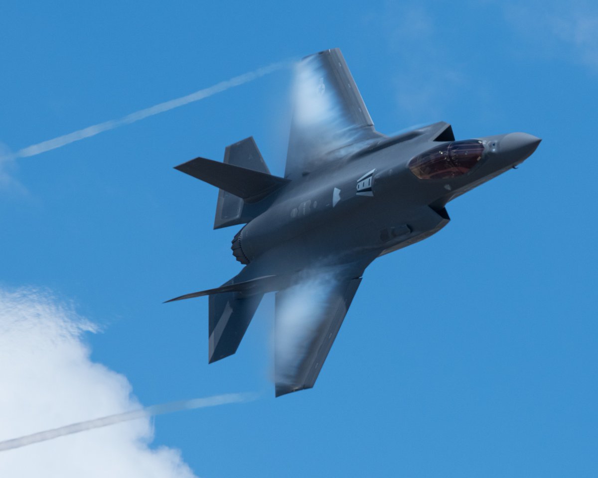 Military_Flight's tweet photo. Air Force Jets to Highlight #WarrenAFB ‘Drive-in Airshow’
https://t.co/NuTRPzfLJF via @avgeekery #avgeek #wingsoverwarren @WingsStream https://t.co/IY3AxbFCos