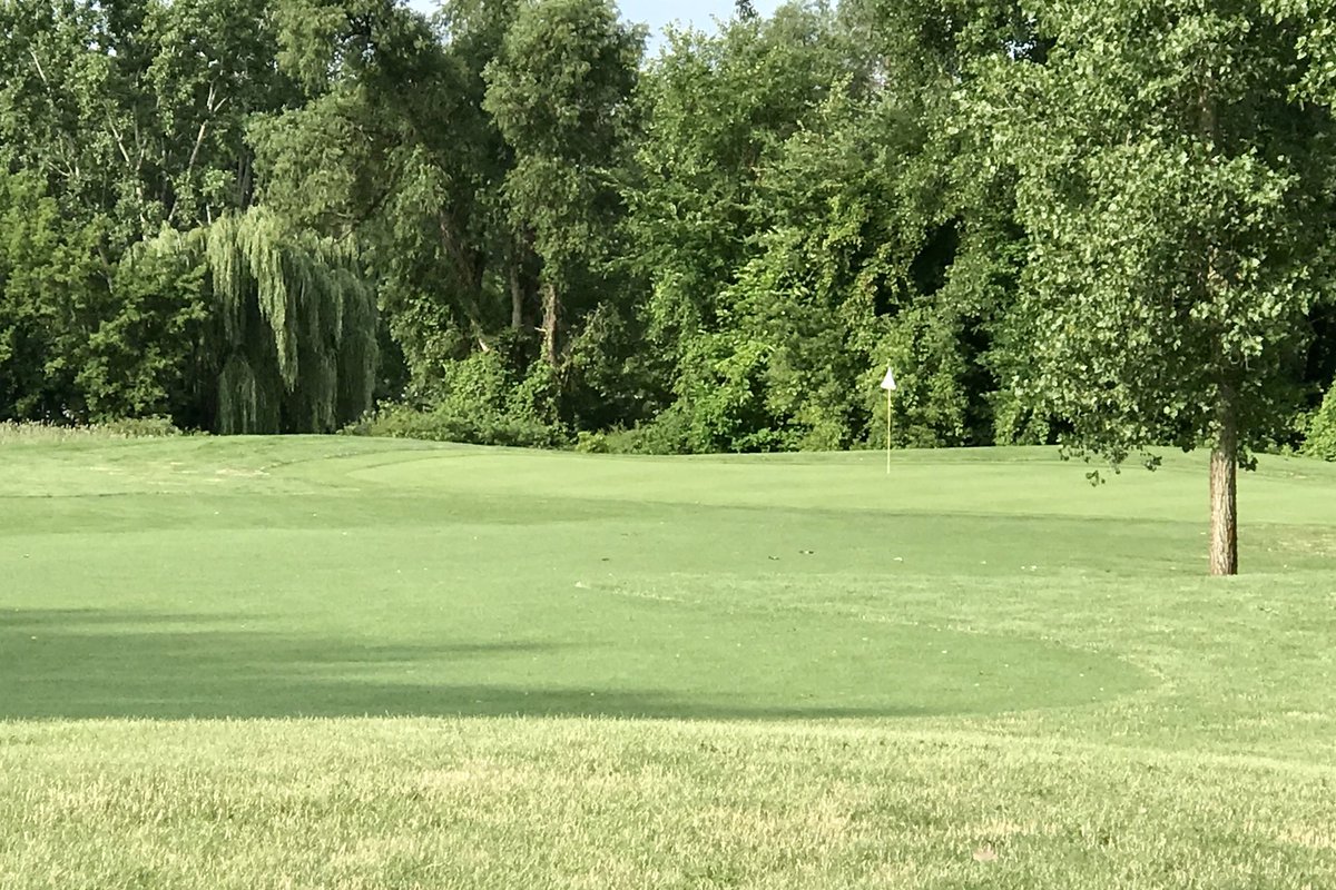 ddoylejr54's tweet photo. Beautiful day for golf in Michigan. I had a great round for me 48, 45, 93 for 18 is good for me. #golf #recreation #lovinglife #PureMichigan #tuesdayvibes #greatday #goodround https://t.co/IkiwuyoyxR