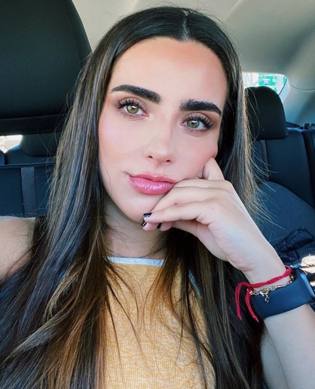 Telemundo's tweet photo. #FernandaUrdapilleta habla del personaje de 'Lucía' en @100dias❤ Vía @unnuevodia (📸 #feruf) 👉https://t.co/MCfwJo3RcM https://t.co/We5XoU1HSo