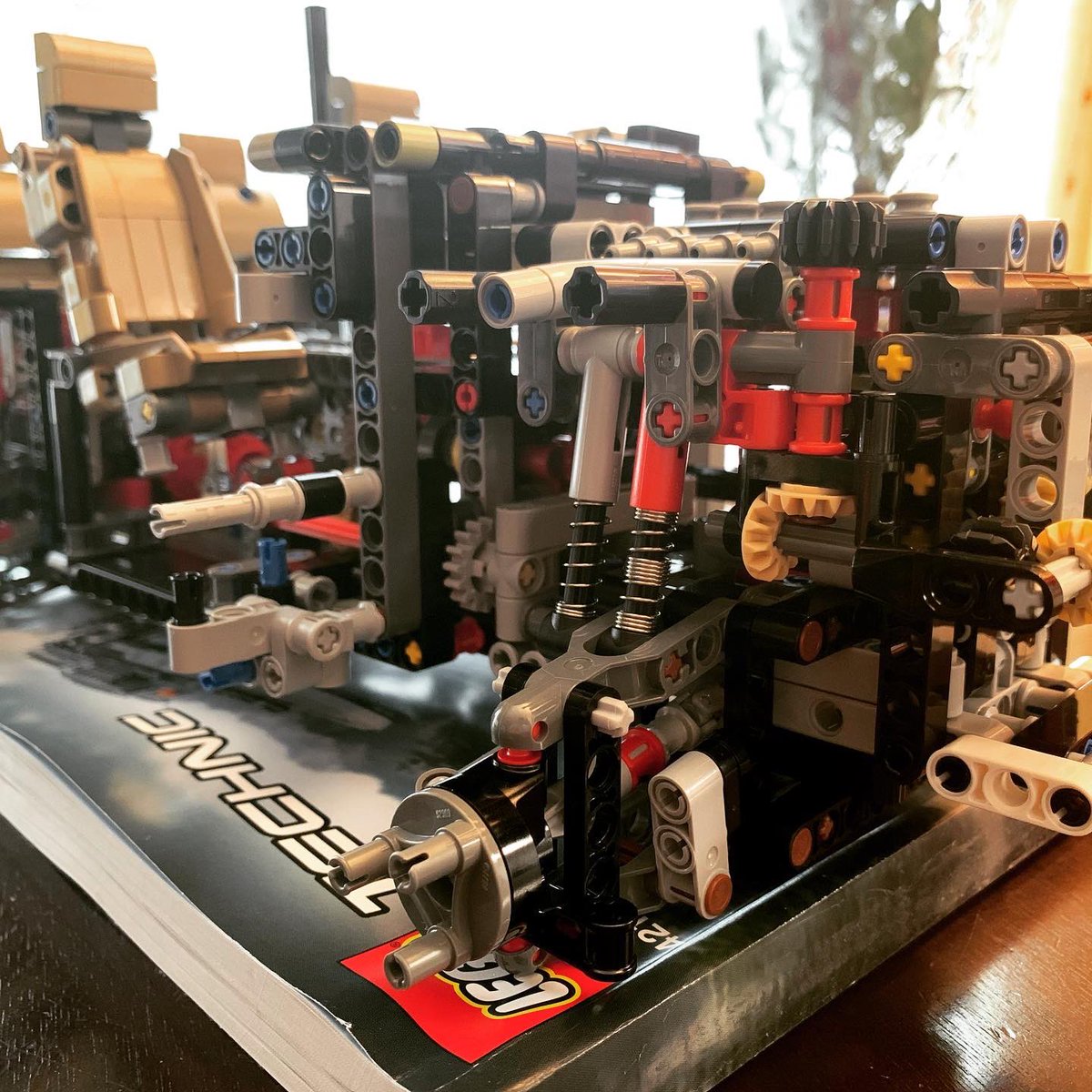 OriginalScuba's tweet photo. Bags 1 &amp; 2 completed 👍🏽 The #LEGOTechnic line does NOT mess around 😳💪🏽 #LEGO #LandRover #BrickLife #BricksOnBricks https://t.co/mSNEjiPG9d