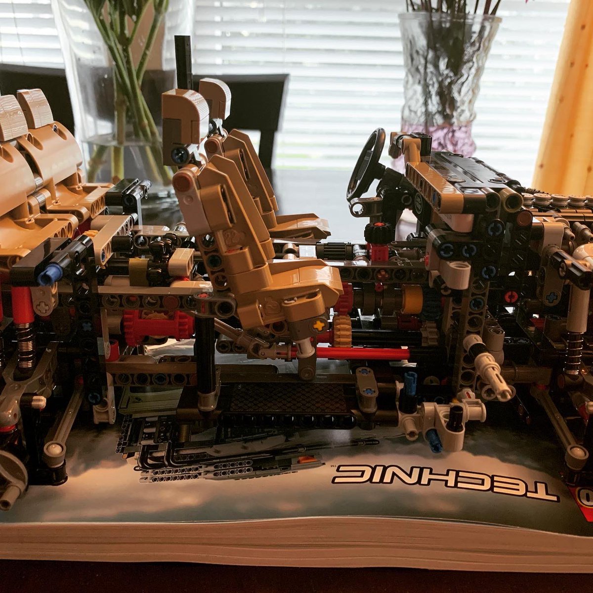 OriginalScuba's tweet photo. Bags 1 &amp; 2 completed 👍🏽 The #LEGOTechnic line does NOT mess around 😳💪🏽 #LEGO #LandRover #BrickLife #BricksOnBricks https://t.co/mSNEjiPG9d