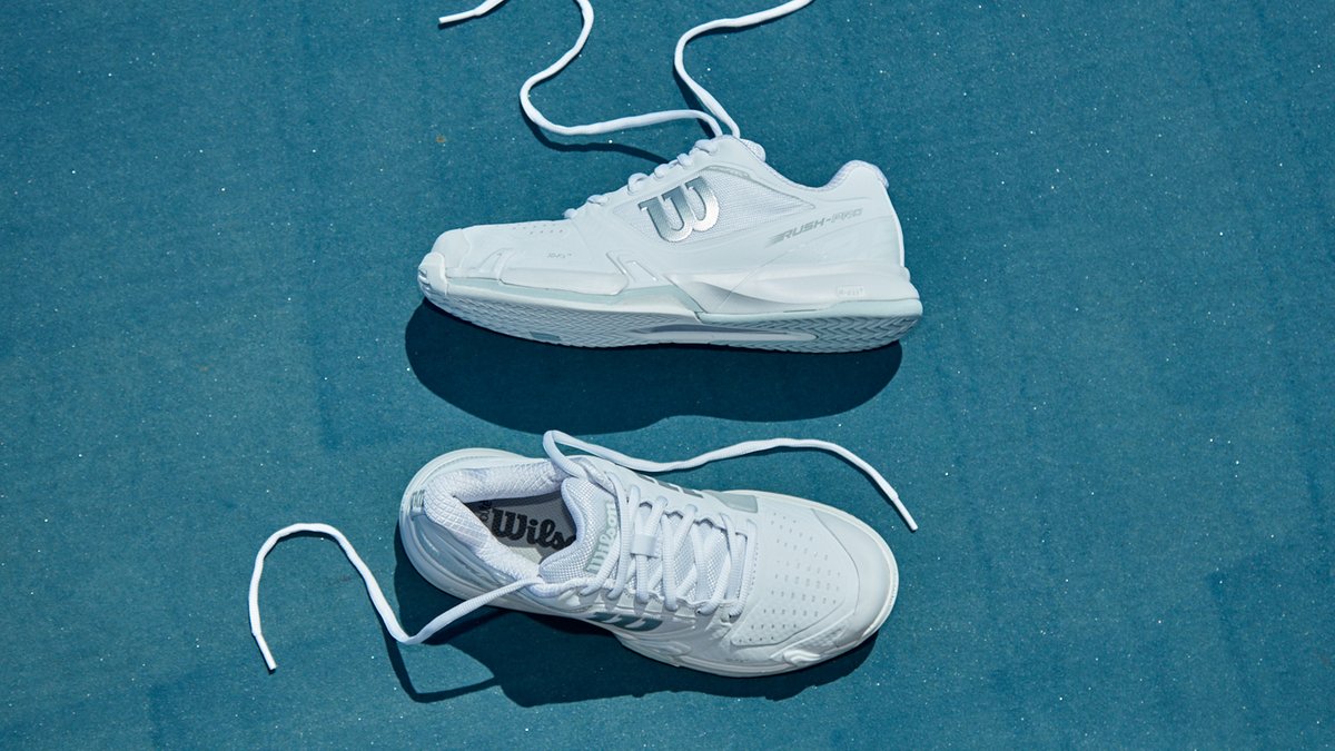 TennisExpress's tweet photo. White or blue, which is the coolest shoe?🎨 (and yes I know that rhymed) #tetennisshoetuesday 👟
Check out the full line of @WilsonTennis Rush Pro Shoes⤵️
https://t.co/ILREw4QxKN
#Wilson #WilsonTennis #RushPro #Tennis #TennisExpress https://t.co/ZqWswX5I21