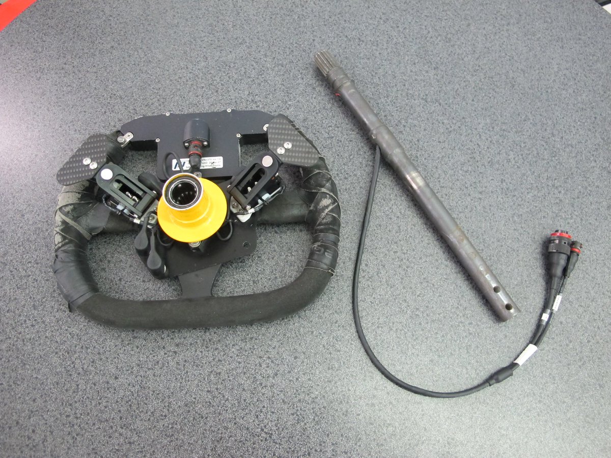 indywiring's tweet photo. 016 Formula Atlantic Steering Wheel/Column https://t.co/xdG5yM4qj0