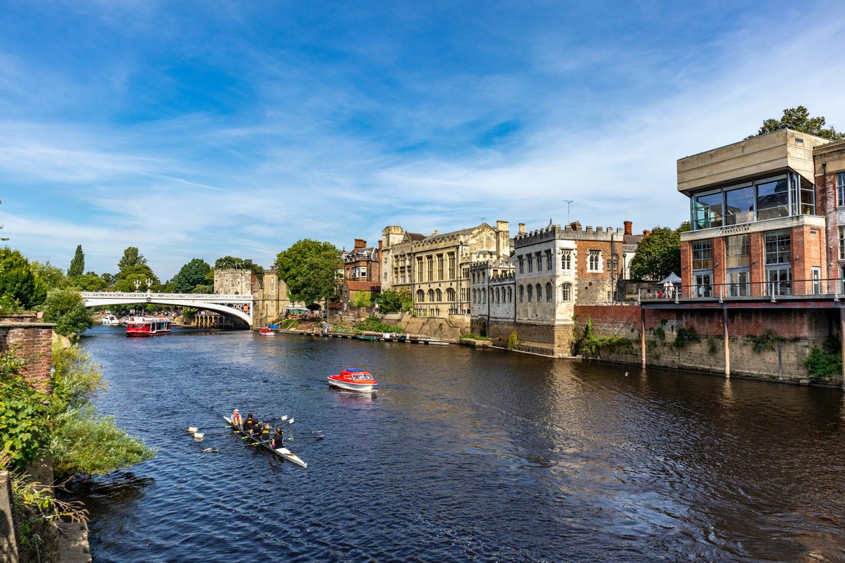 BackpackBella's tweet image. Planning a staycation in the UK? Don't miss historic York. From the stunning @york_minster to @yorkschocstory, there are so many things to do in this romantic city. Read more: backpackingbella.com/how-to-enjoy-t… #FeelAtHomeInYork #LetsBeYork