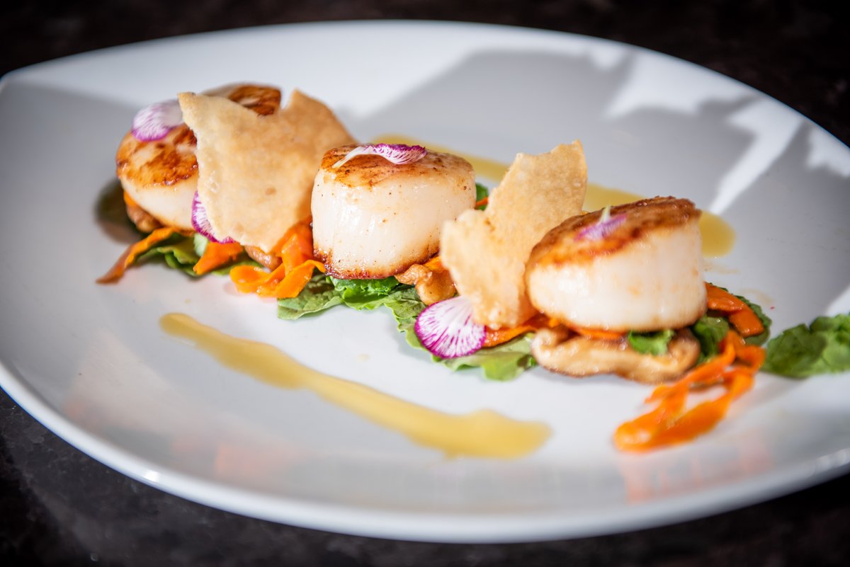 These scallops will melt in your mouth, guaranteed!  🤤

 #bestfoodsandiego  #eatsd  #sdlife  #sandiegorestaurants  #bestofsandiego  #gaslampdistrict  #osetrasd