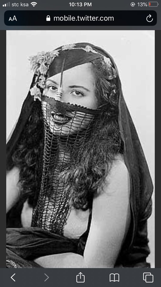 وحتى "البرقع" عند نساء البادية كان علامة للتزين وليس لستر فكان من اقمشة خفيفة شفافة تصف ماخلفها ولم يكن الهدف منه ابداً التغطية