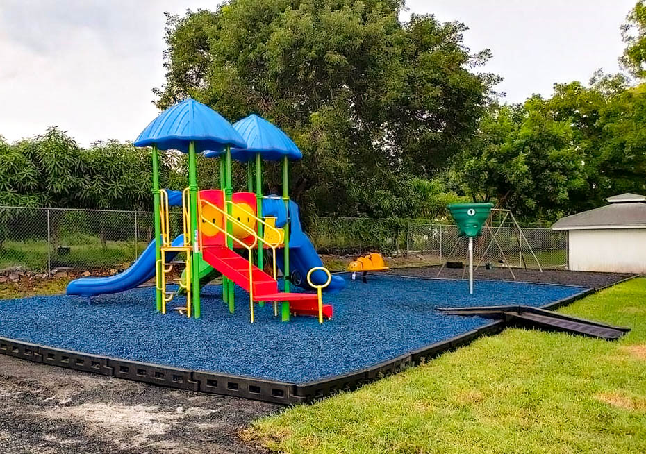 BYORecreation's tweet image. Another sunny day, another amazing playground installed in our Florida home base! This structure was installed for @BaptistLakeview in Delray Beach, FL. #playmore #createplay