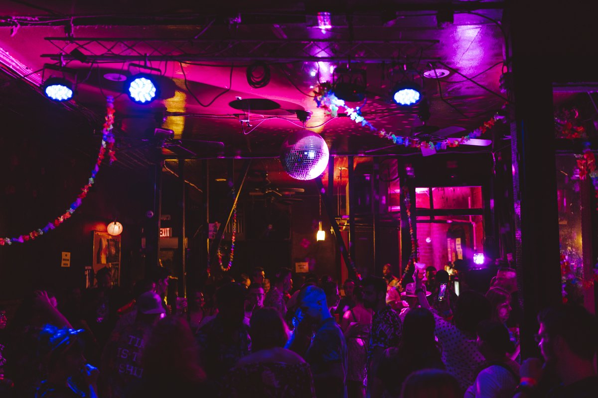 totc's tweet photo. Here’s your #totc2019 Daily Dose of FOMO from Tuesday, July 16th, 2019
📷 credits: @coryjamesphoto (1, 3), @btarnowski (2), @RushJagoe (4)
#totcf #totc19 #cocktailcommunity #totc2020 https://t.co/9C41QE0N1c