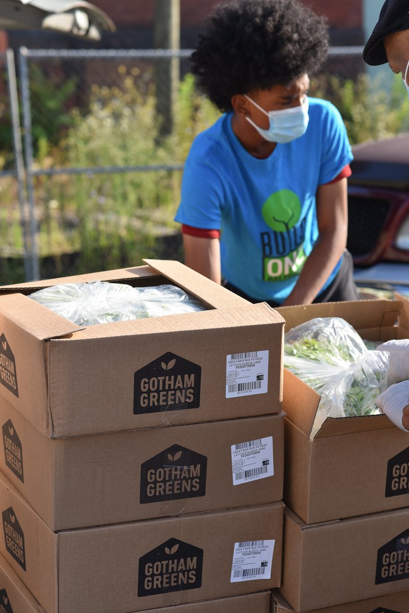 Scenes from last week's <a href="/BUILDBaltimore/">BUILDBaltimore</a> distribution, where volunteers came together to help deliver food to community members. The City Seeds headquarters is proud to serve as a hub for connecting our neighbors &amp; community w/ resources like fresh food. bit.ly/2CqiW8A