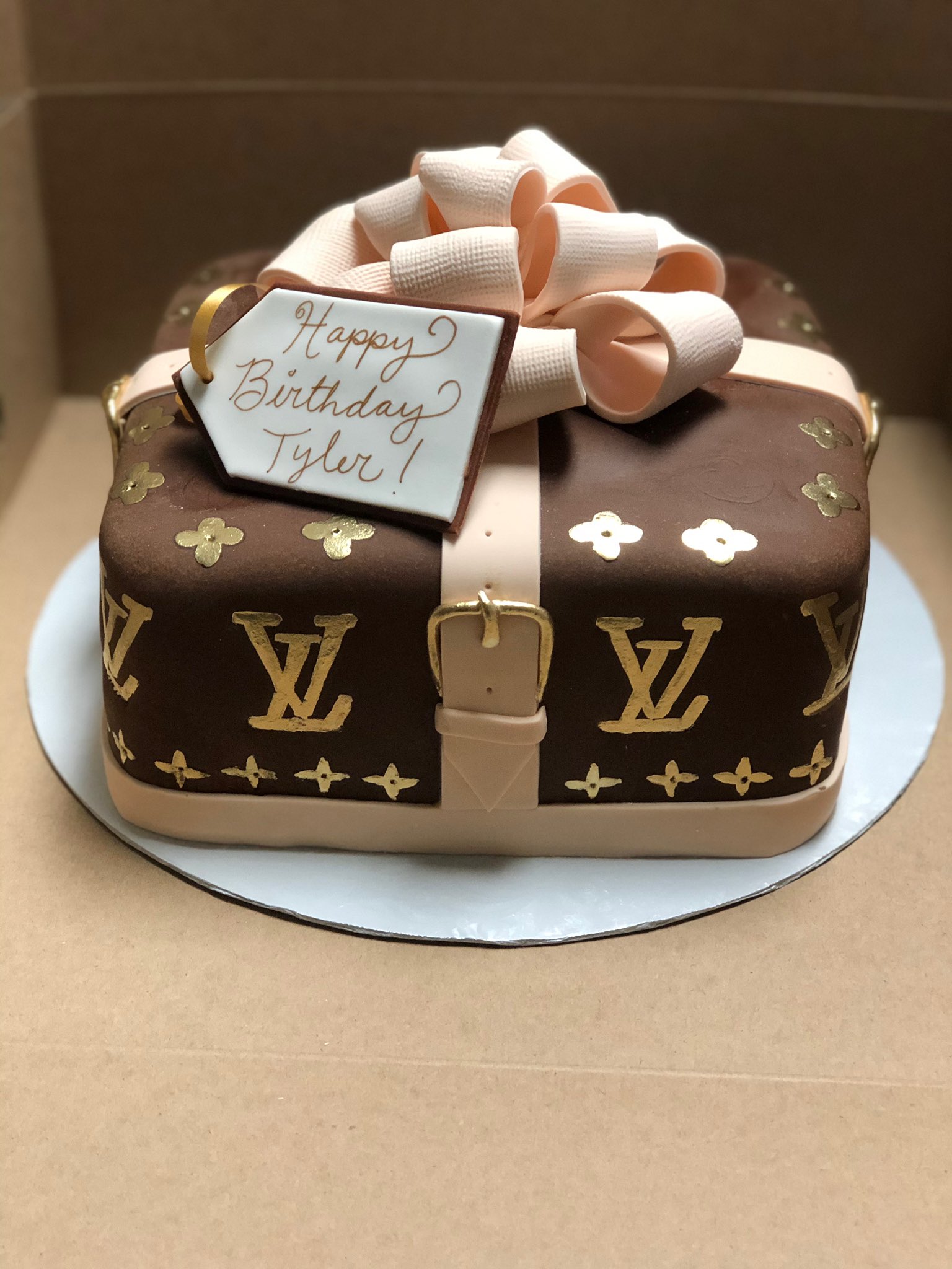 Karie Co Another Miss Priss Cupcakes And Such Creation Louisvuitton For A Bougiebabe T Co Fbta8r63mm Twitter