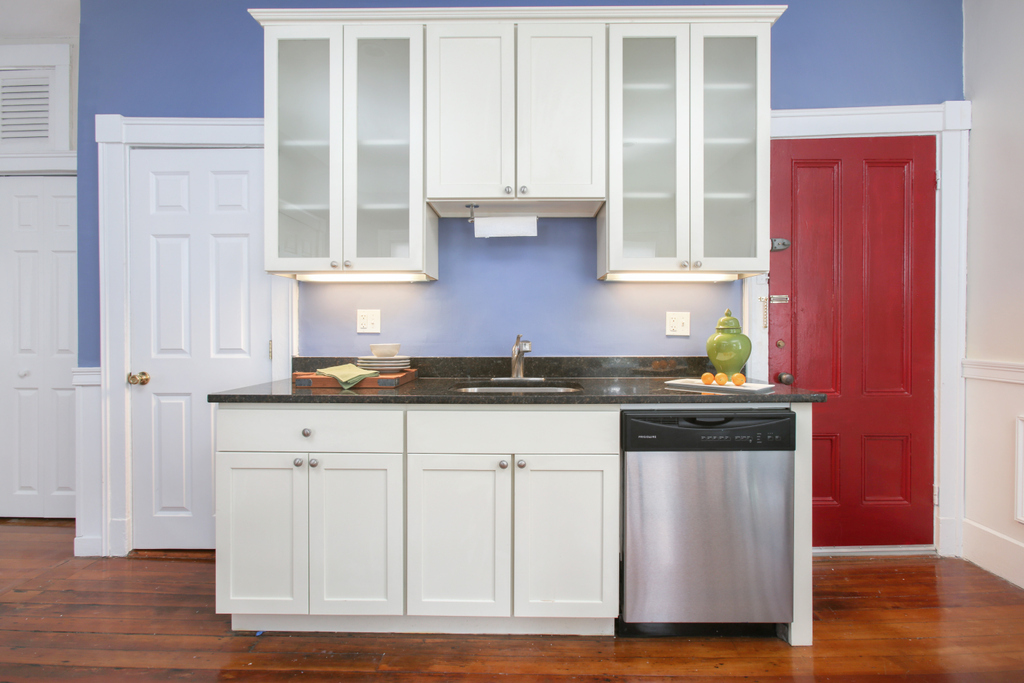 charlesgate's tweet photo. 2 bed plus office, 1.5 bath condo in Central Square! Ideally situated close to the heart of bustling Central Sq. and all that Cambridge &amp; Boston have to offer. Plenty of character, 3 exposures, and open layout with eat-in kitchen. $799,000

https://t.co/GiWkHoYnnG https://t.co/J3QuieOvNy