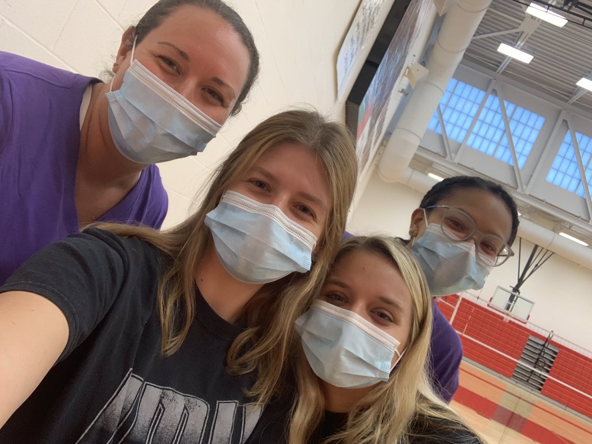 UMUVB's tweet photo. Camp looks a little different this year, but thanks for having us @OVB2020 #smilingwithoureyes #wewantaseason ❤️🏐💜 https://t.co/Ve3WJAUk7h