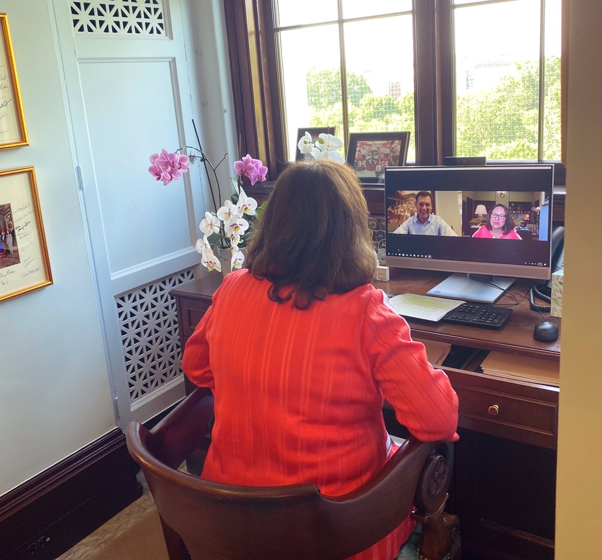 SenatorFischer's tweet photo. Speaking now with @DavidEarlLive of @KETV about the new VA ambulatory care clinic in Omaha. I’m proud to have championed legislation that helped make this facility possible as we bring the best possible care to our #NEVets. https://t.co/1qnDQC2VrR