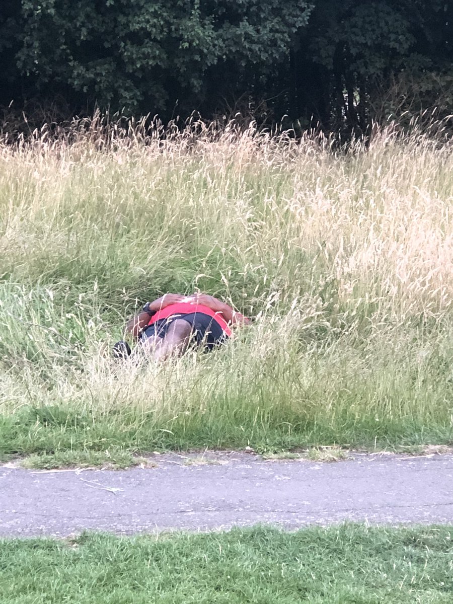 TomEdmunds12's tweet photo. Yes as a rugby coach I made 51 full grown men play hide and seek at the end of a rugby session 😂😂
Great work to the lads at @StockwoodPark who worked incredible hard tonight, bring on Thursday 👊🏻
#owtp https://t.co/XvXVyjQtCp