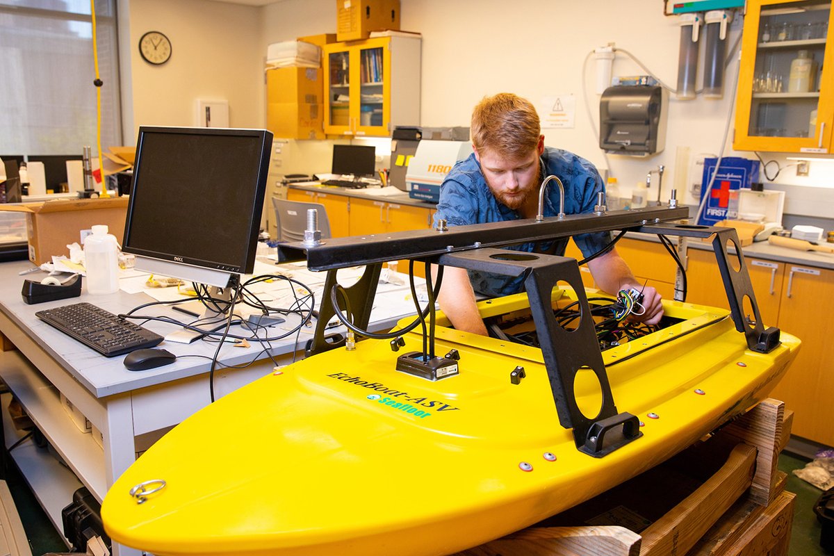 CofCSNES's tweet photo. Congratulations Ryan Hawsey on your upcoming graduation with a Master's in Hydrographic Science from @SouthernMiss, also receiving a Category A Hydrographers Certificate. Ryan is a 2018 @CofCGeology and BEAMS https://t.co/KiXSjF90Ae program graduate. @CofCAlumni @BEAMS_Doc https://t.co/fSrQVRz0qP