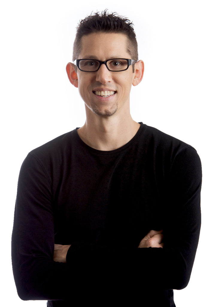 இவருதான் நம்ம கதை ஹீரோ.Miracle mornings இவர் எழுதின முக்கியமான புத்தகம். கண்ணதாசன் வரிகள்:வாழ்க்கை என்றால் ஆயிரம் இருக்கும்வாசல்தோறும் வேதனை இருக்கும்வந்த துன்பம் எதுவென்றாலும்வாடி நின்றால் ஓடுவது இல்லைஎதையும் தாங்கும் இதயம் இருந்தால்இறுதி வரைக்கும் அமைதி இருக்கும்.