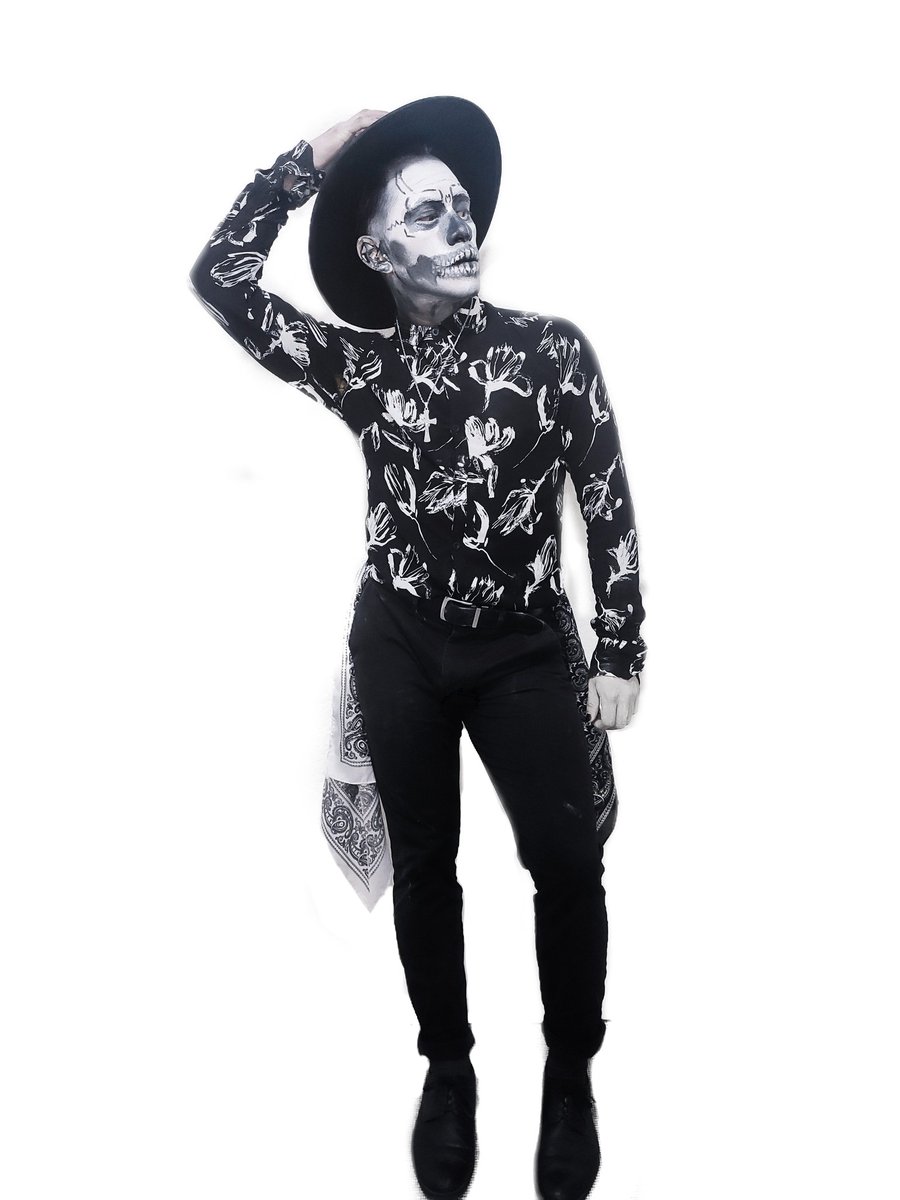 anngelopop's tweet photo. No one's gonna take my soul away💀🤍🖤👑
#LIFEIMITATESART
#reyangelo #bioking #dragking #dragboy #dragkingmexico #makeupartist #dragqueen #dragkings #gay #dragméxico #draglife #bocetos #lgbt #gayboy #beproud #sexygay #menstyle #fashion #blackandwhite #calavera #diademuertos https://t.co/KgxhNbHzF2