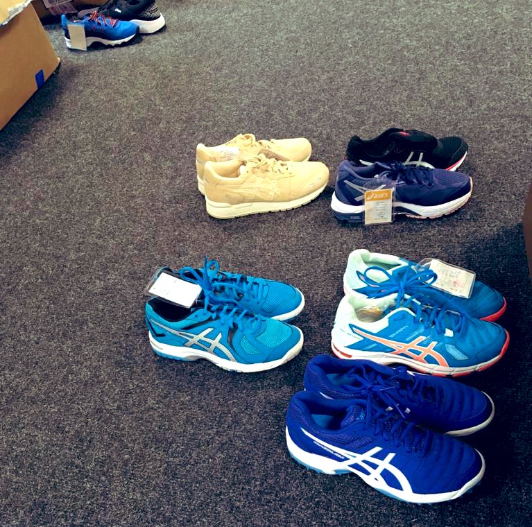 SalfordFoyer's tweet photo. Thereโs nothing quite like a new pair of trainers to get you motivated. Thank you @Running_Charity for this wonderful donation. Letโs gets running ๐๐ปโโ๏ธ๐๐ฝโโ๏ธ #customerfocus #letsgetrunning #supportingphysicalandmentalhealth #newtrainers #youngpeople #sports #getactive https://t.co/0GVxZKU0dZ
