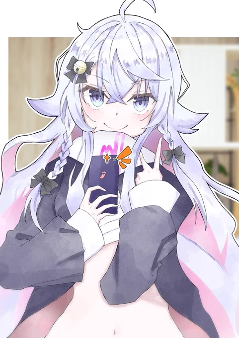 「資料に使う自撮り〜〜♪」

 #かぐらーと
_______________
YouTube登録者数12万人突破おめでとうございます!!
新衣装も描きたい 