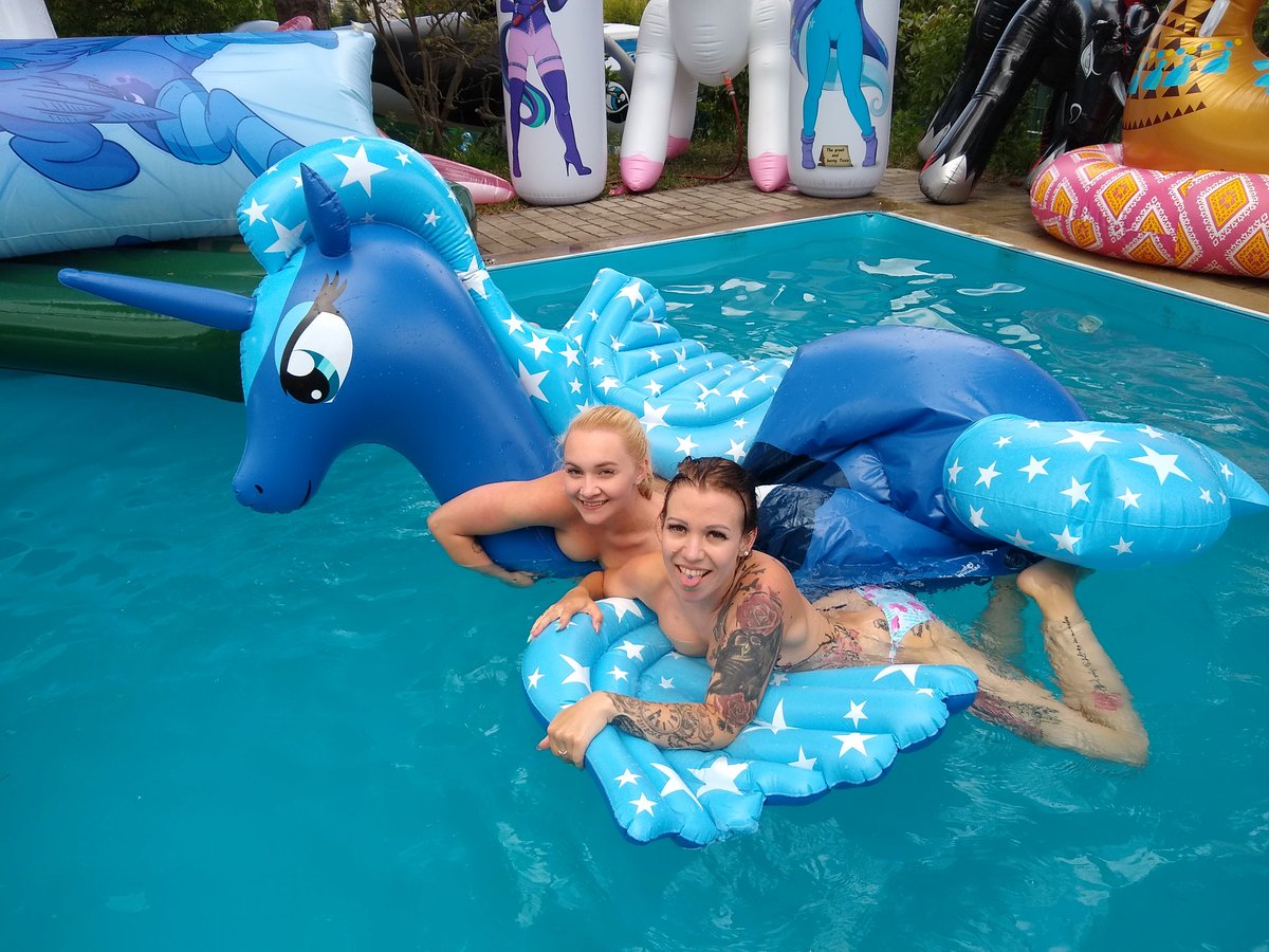 LewdHorseplay's tweet photo. Royal horniness is being addressed by Marilyn and Pia, who wrestled the princesses into submission.

#inflatables #clop #brony #ponyfloat https://t.co/CoG8RsfTU1