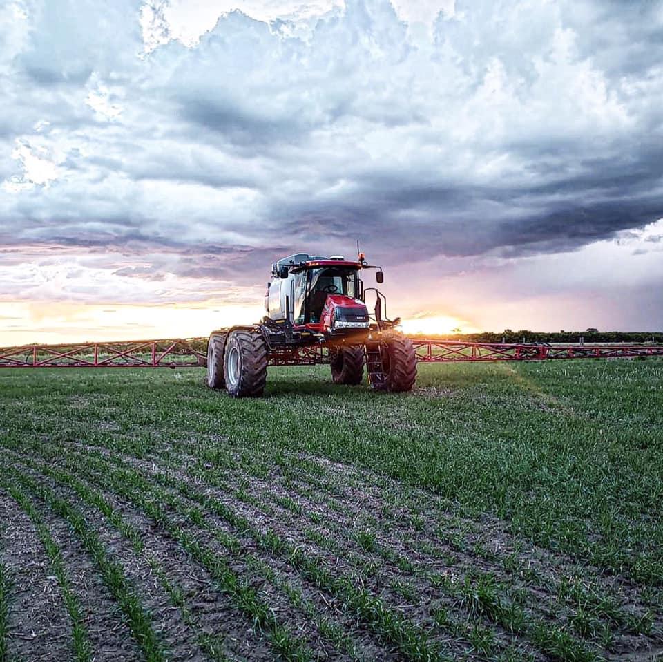 MillerSellner's tweet photo. You can't beat the view from a sprayer at sunset. Photo Credit: @monettefarms https://t.co/Kj7otnfHyy

https://t.co/WXml7l7DAi https://t.co/AgEVaPgzLs