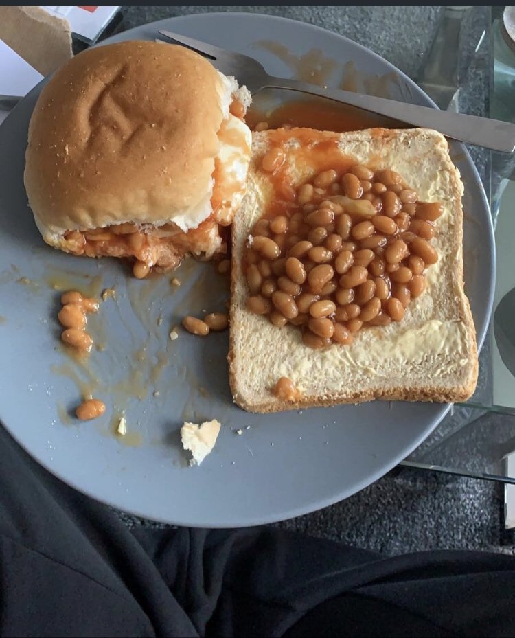 JakeyTeas's tweet photo. 🚶🏿‍♂️💨’GOOD ARSE’ SPECIAL🚶🏿‍♂️💨

Egg🍳 and baked beans roll an a piece wae baked beans💨💨💨💨

🆘🆘🆘🆘🆘🆘🆘🆘🆘🆘

#goodarse #theresnowtwrongwaeyerarse #thatswhaticallabumnote #putridpumps #yerarseisrotten #whatyebeeneatinson #jakeyteas https://t.co/Z8C564CAkX