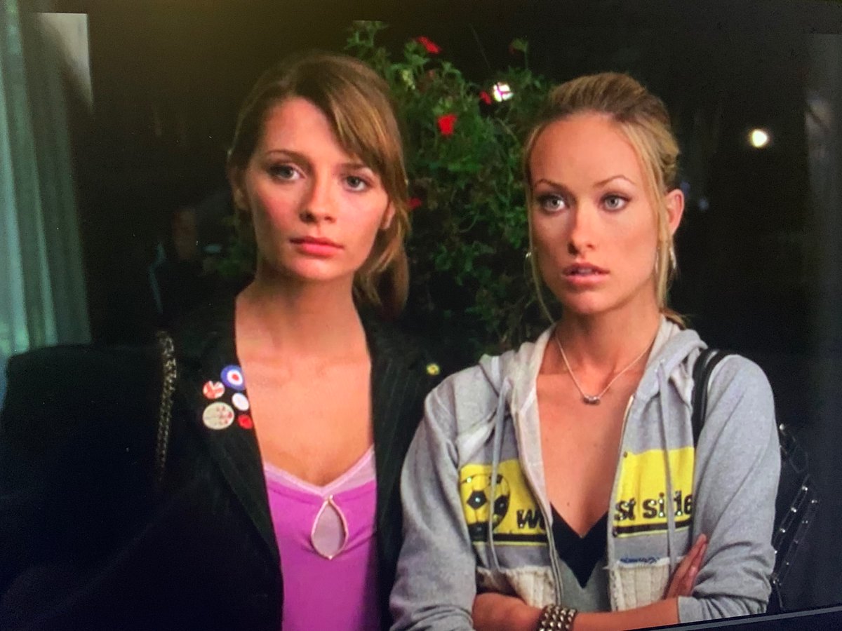 Marissa is hanging out with Olivia Wilde whose ex-girlfriend is Sloane from Entourage and every character in this episode is always listening to Interpol. What a show