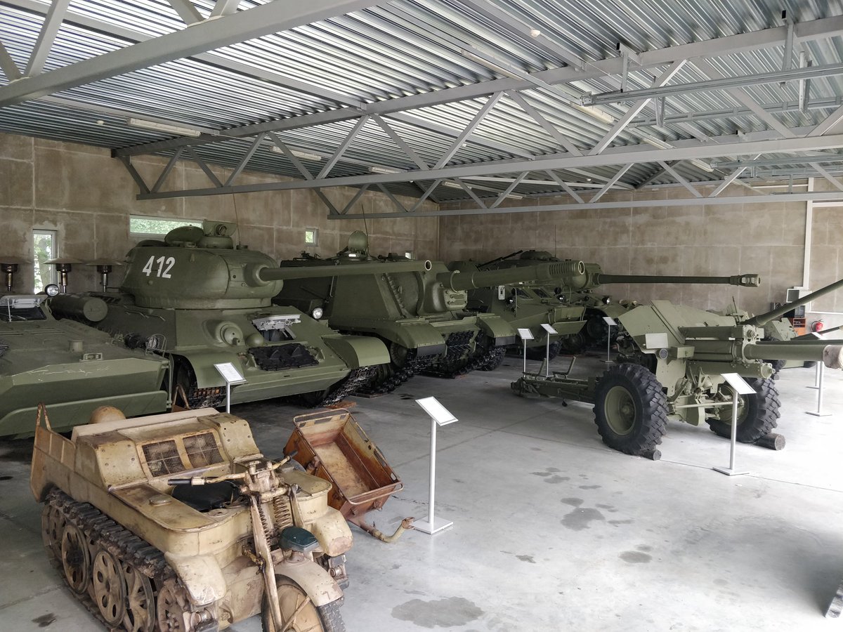 dvlrnr's tweet photo. Day 7 of our Baltic #roadtrip: #Svente - #Mālpils. A bit more hiking followed by a cup of coffee while waiting for the tank museum to open. Also visited a castle and the #Likteņdārzs Garden of Destiny. Closing out our stay in #Latvia with dinner and a night in an old manor house. https://t.co/AGiRMBq1Vy