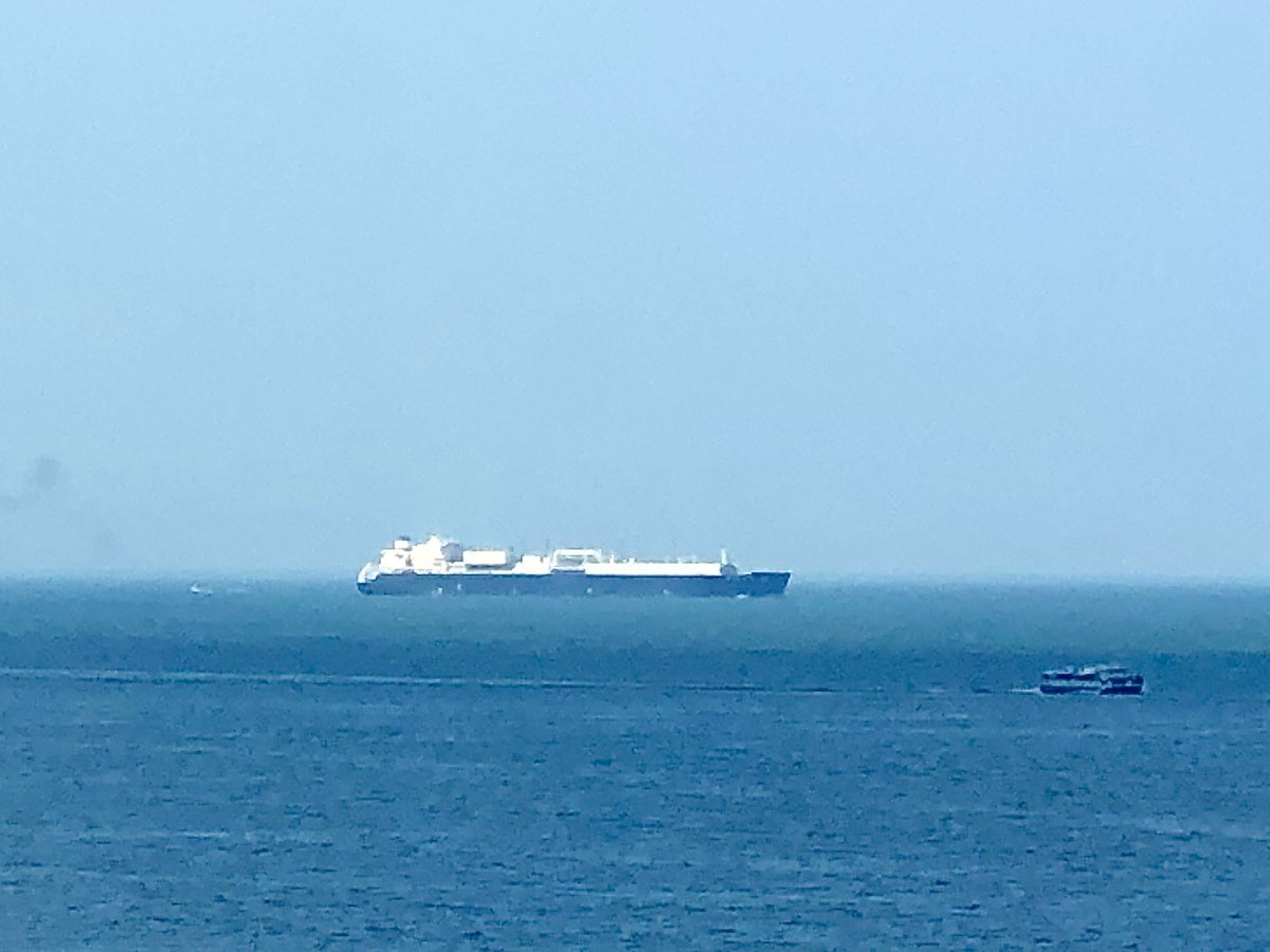 johnmorgan726's tweet photo. GASLOG SHANGHAI en route to Cove Point, flying the flag of #Bermuda. #ShipsInPics #CovePoint @shipsphotos @MarineInsight @PilotHarbour @WarshipCam @PilotHarbour @ShipScope https://t.co/WSXVld5xGE