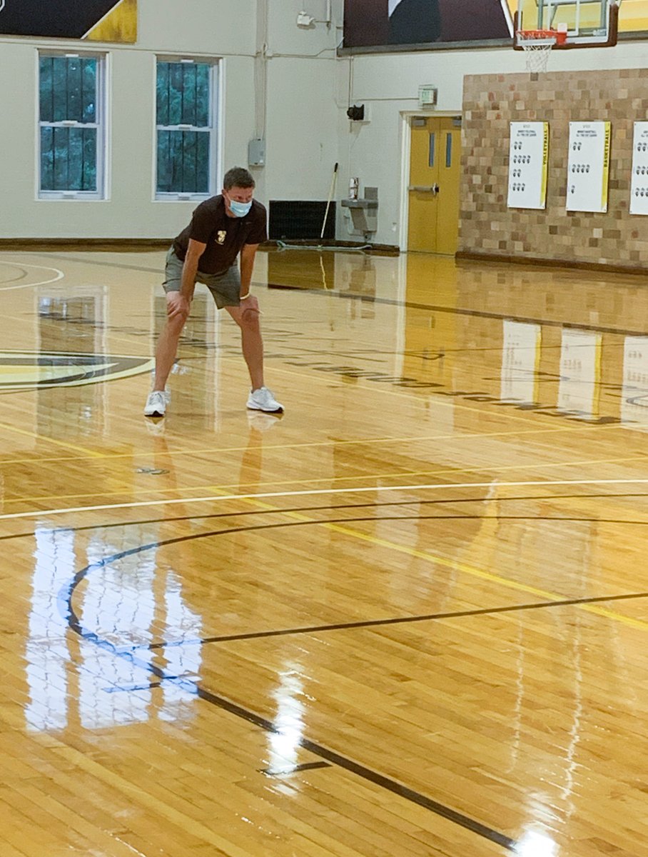 ValpoBasketball's tweet photo. Back to work 😷😷😷 #GoValpo #OneTeamOneBoat https://t.co/JiPH5JivUS