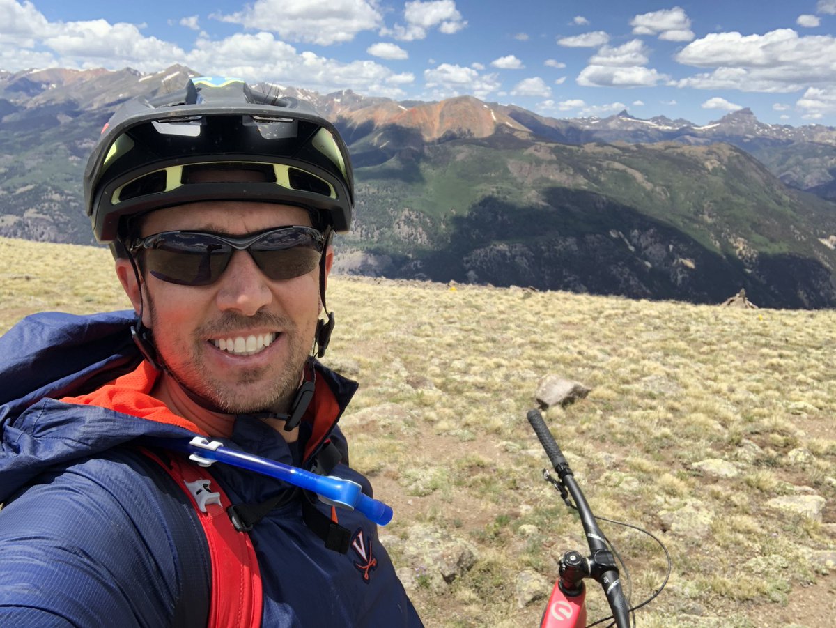 DaveKoehnPxP's tweet photo. Touring the Rockies on two wheels. #NeverGetsOld 🚵‍♀️ https://t.co/PmeR8ZxKx6