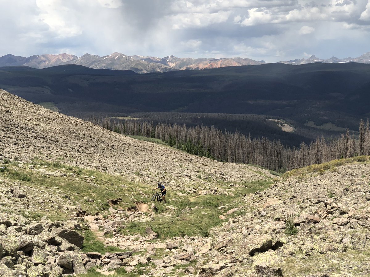 DaveKoehnPxP's tweet photo. Touring the Rockies on two wheels. #NeverGetsOld 🚵‍♀️ https://t.co/PmeR8ZxKx6