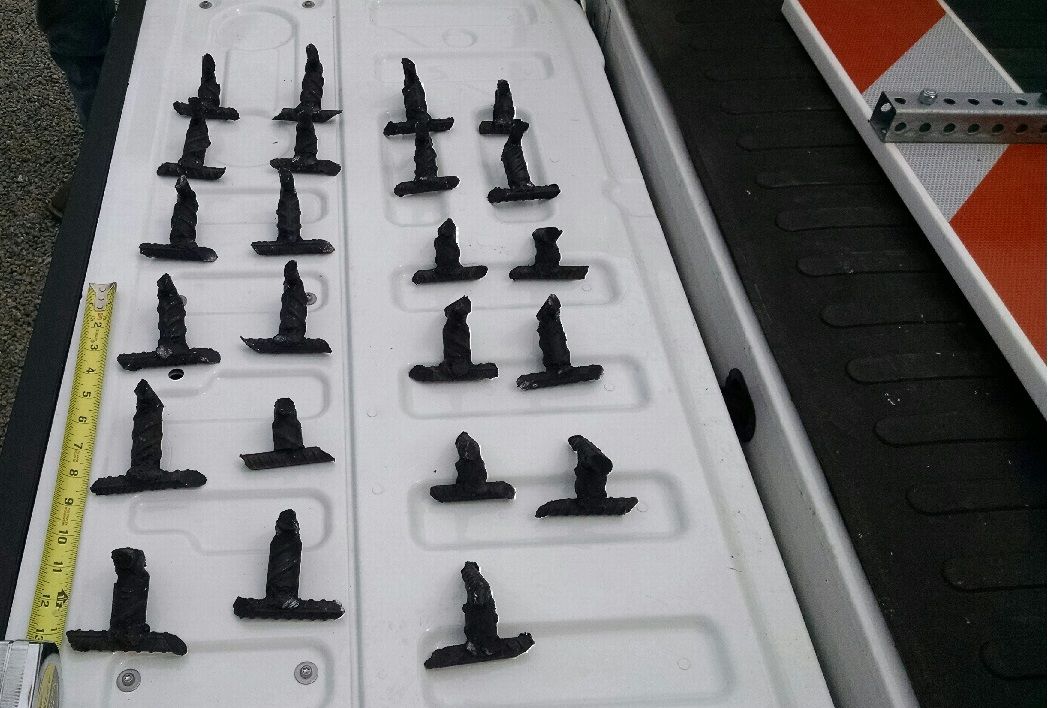 KLTV7's tweet photo. More tire-flattening caltrops found on I-20 near Lindale; suspects sought by sheriff’s office: https://t.co/OQKiczcxMw #caltrops #flattire #smithcountytx #interstate20 https://t.co/8slcXq8gN4