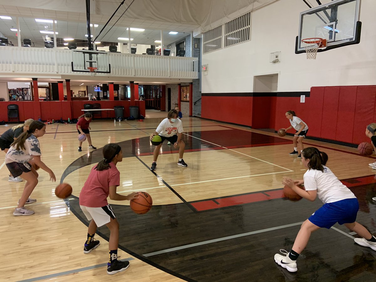 ChicagoLockDown's tweet photo. We’re back at it this week with our Complete Player Clinic! 🔒⬇️ @NickHolmes___ @bradleyd43 https://t.co/Rj0flF711W