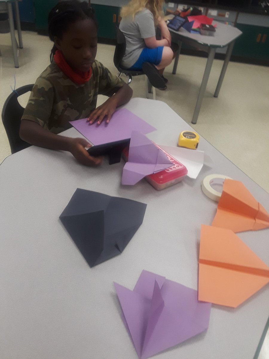 jaimeogle2's tweet photo. We were so busy on Day 2 of STEM Camp. Everything from paper airplanes to LRO's to Ozbots! @GMASteam @kcs_stem #Nasa #ozobot #aerospace #stemtasks @AdamsAtGMA https://t.co/ZgSui0YAY9