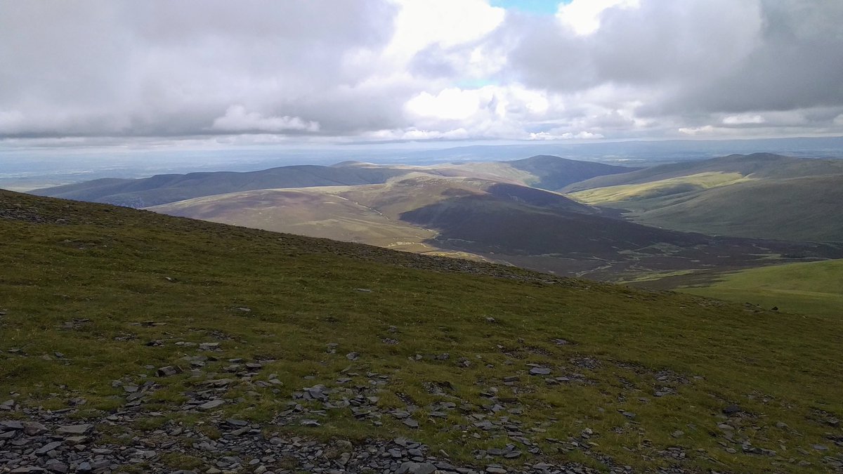 davekfox's tweet photo. Sadly no ⁦@KeswickC⁩ this year so enjoying the delights of Skiddaw instead. https://t.co/wNPhqoi8Z7