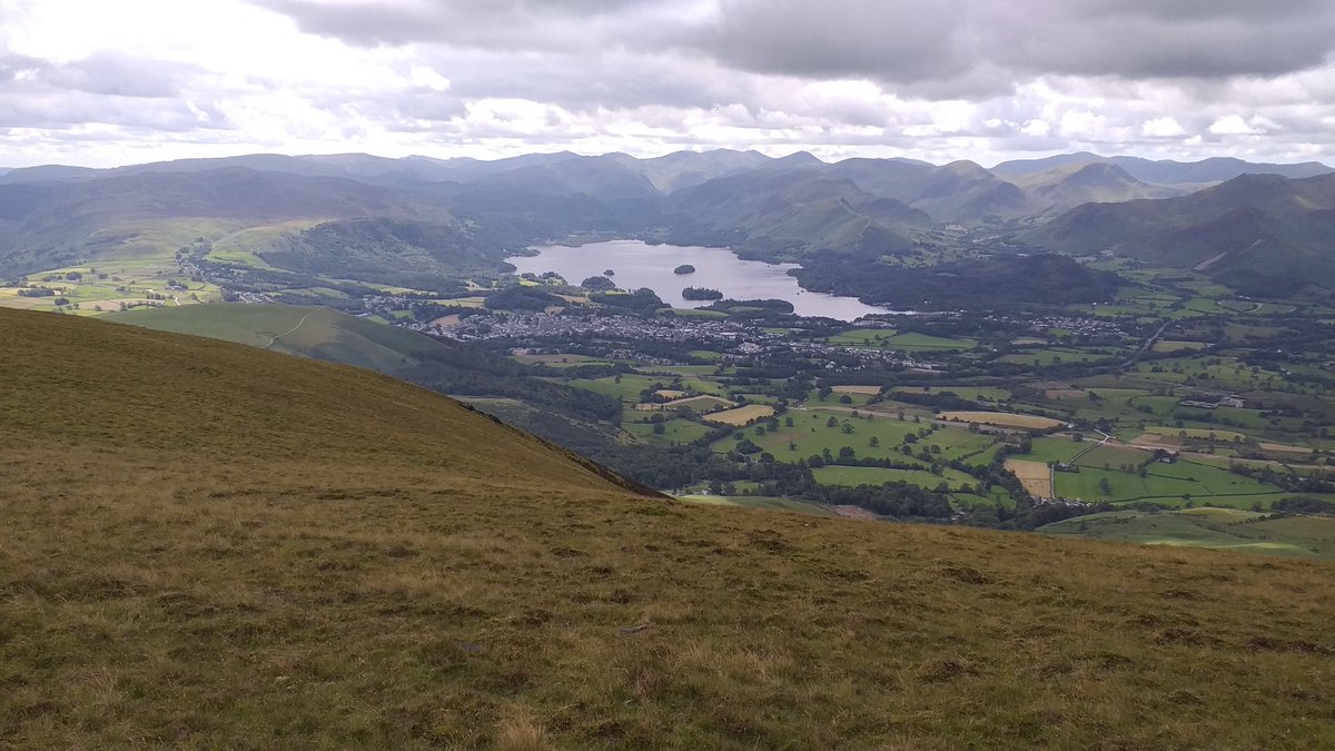 davekfox's tweet photo. Sadly no ⁦@KeswickC⁩ this year so enjoying the delights of Skiddaw instead. https://t.co/wNPhqoi8Z7