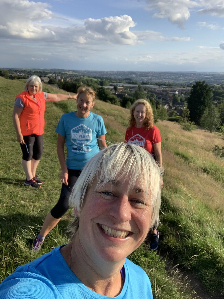 our12in12's tweet photo. Happy #tunneltastictuesday great to share a run tonight #BetterTogether #12in12 two lovely groups. Possibly 3 next week as we will have a walking group too. #happyrunners https://t.co/L6oolNQwc2