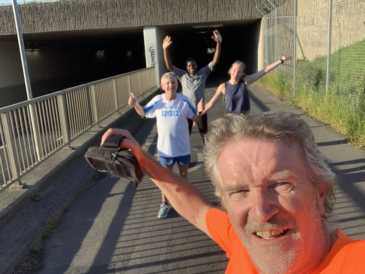 our12in12's tweet photo. Happy #tunneltastictuesday great to share a run tonight #BetterTogether #12in12 two lovely groups. Possibly 3 next week as we will have a walking group too. #happyrunners https://t.co/L6oolNQwc2